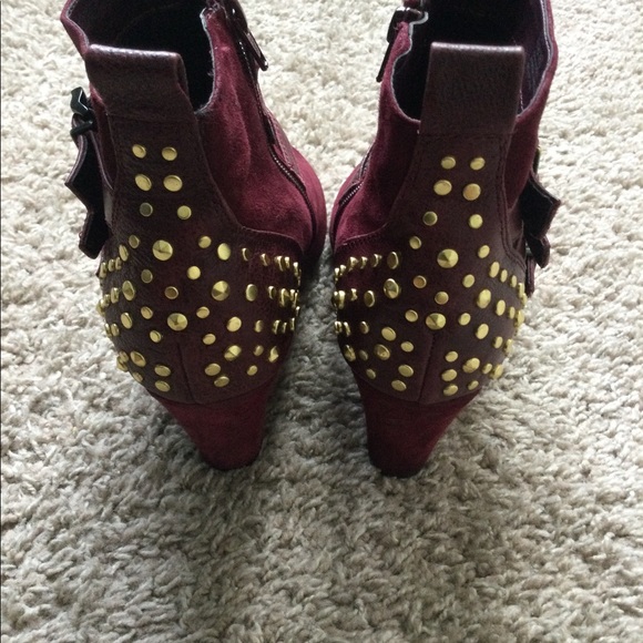 Jessica Simpson Women’s Catie Booty - Picture 16 of 16